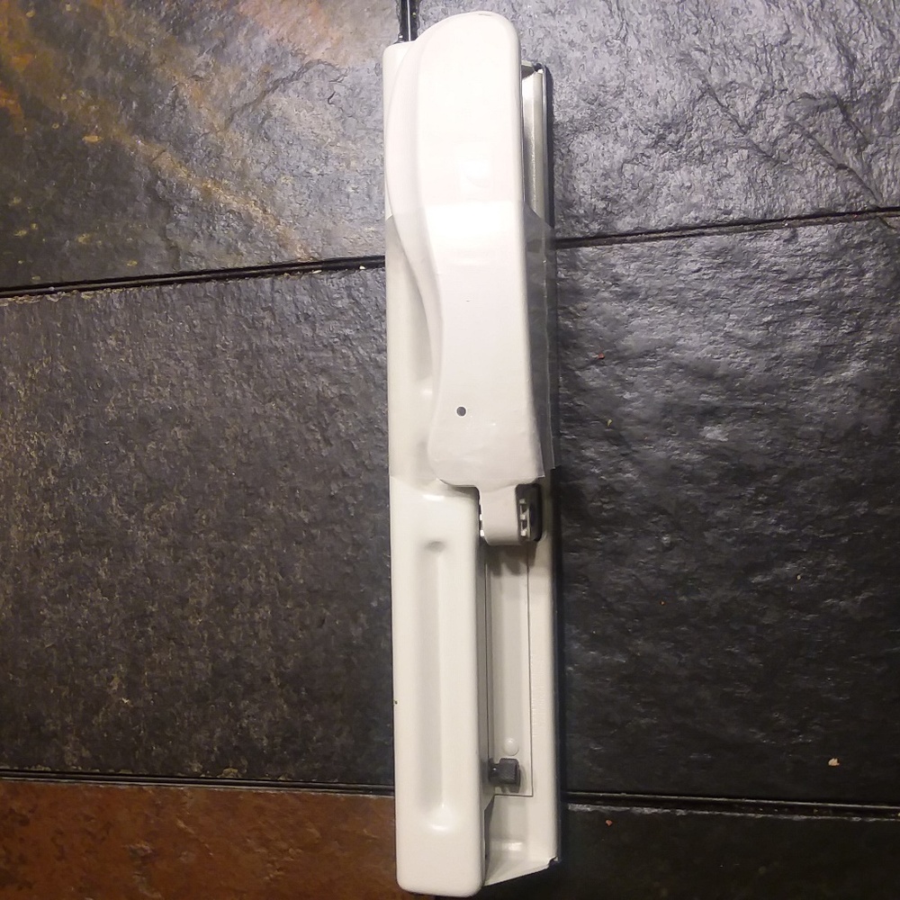 Acco Swingline 74028 Lever Handle Hole Punch